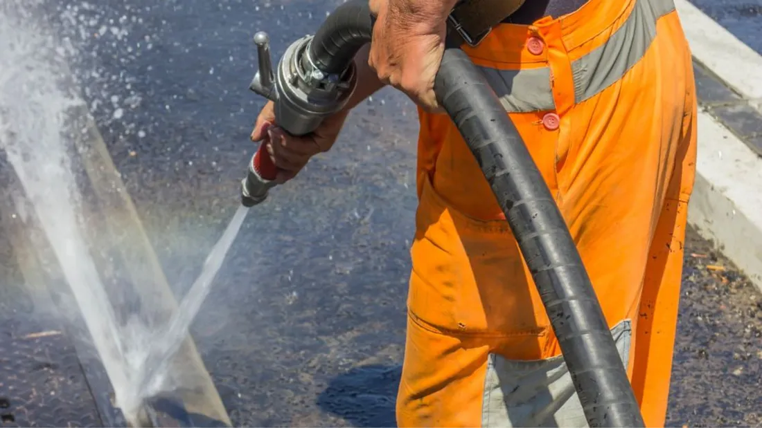 Commercial hydro jetting on a commercial job